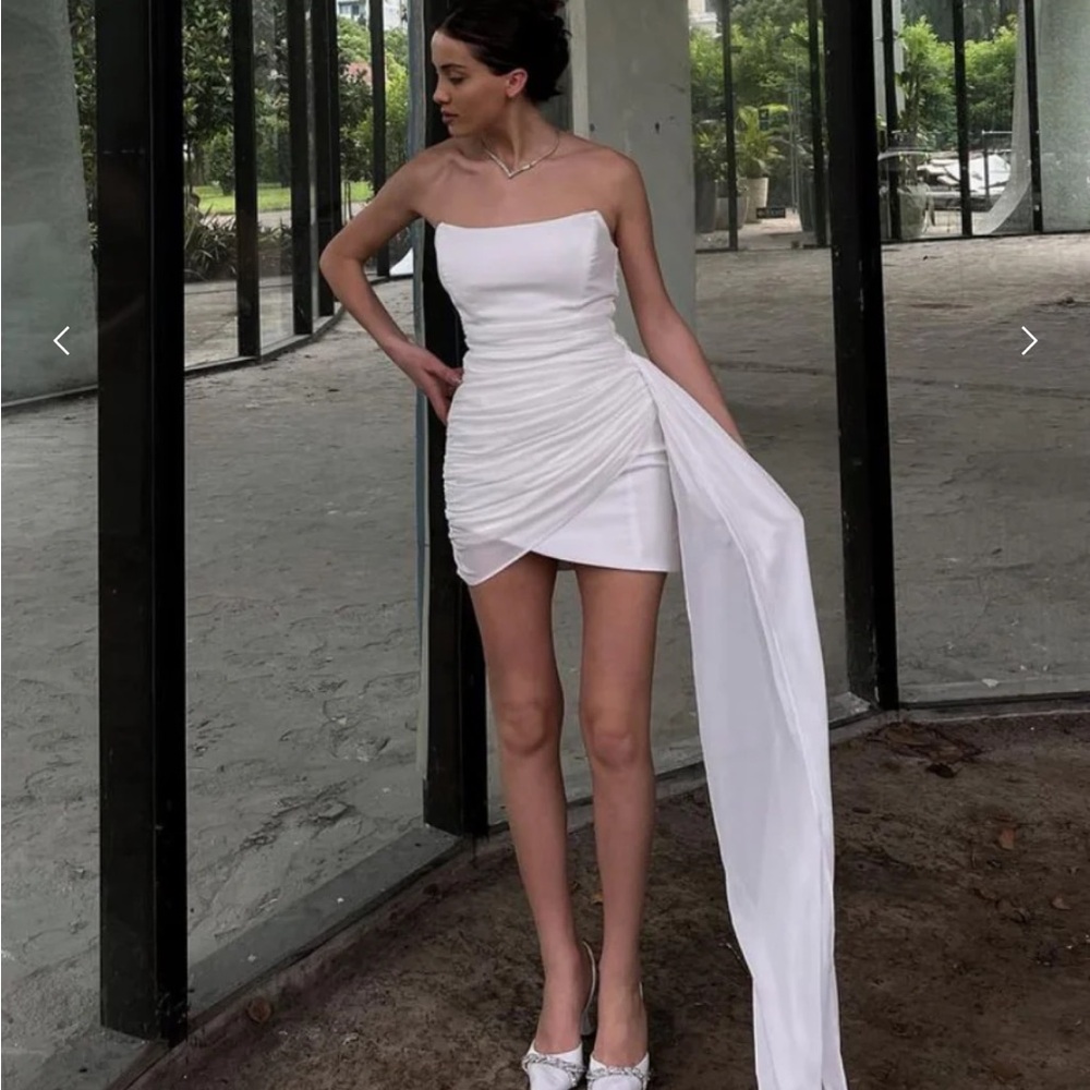 RUNAWAY THE LABEL - NIGHT LOVER MINI DRESS - WHITE Size S